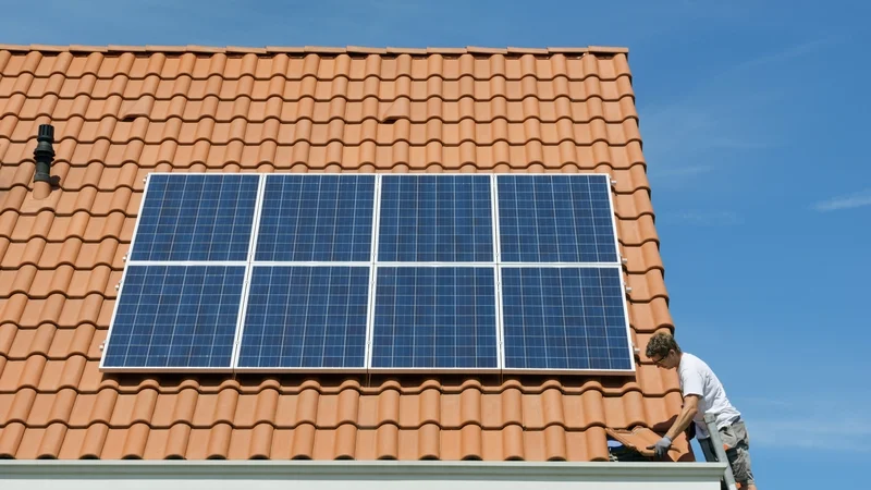 McAuliffe Welcomes Solar Panel Pilot Under Warmer Homes Scheme and Calls for Expansion