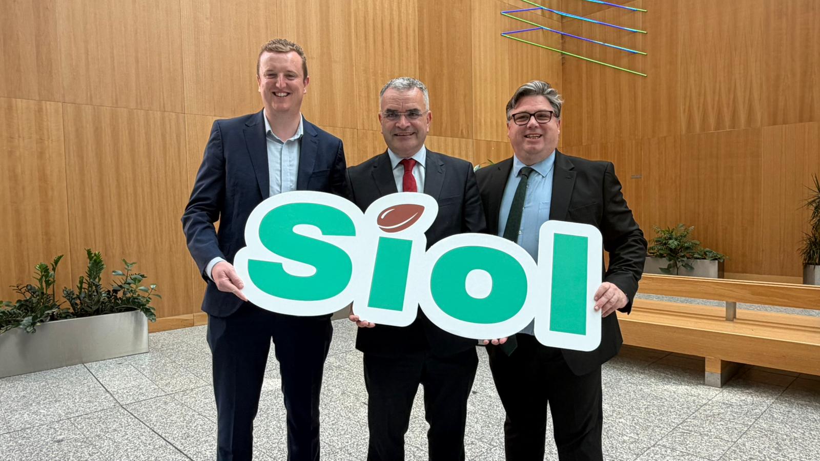 New SÍOL Programme to target disadvantaged areas launched in Ballymun with Minister Calleary