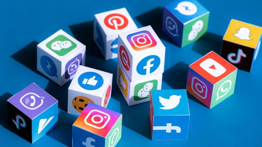 Calls for discussion on banning online political advertising